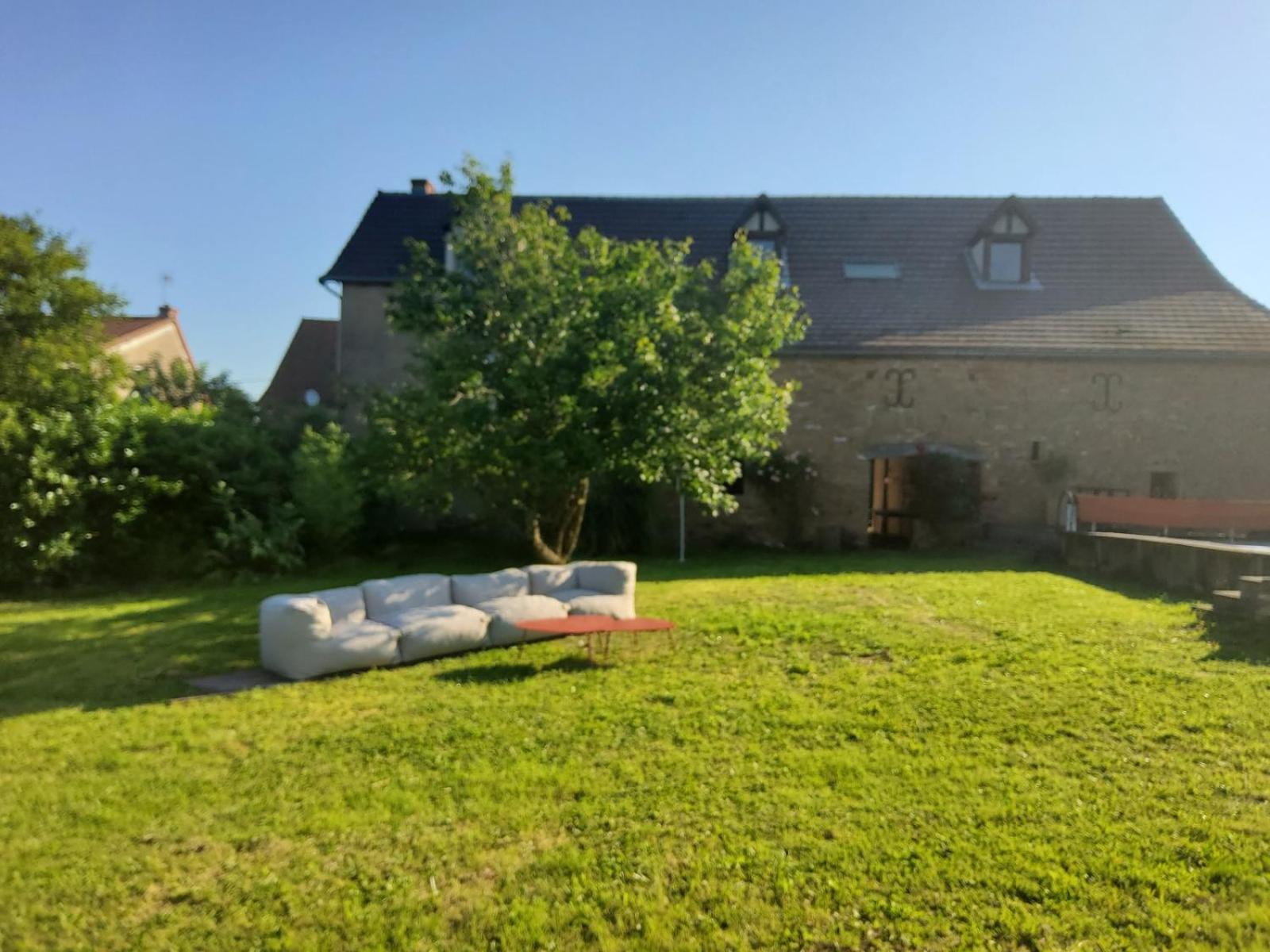 La Parenthese A Etrigny Bed and Breakfast Εξωτερικό φωτογραφία