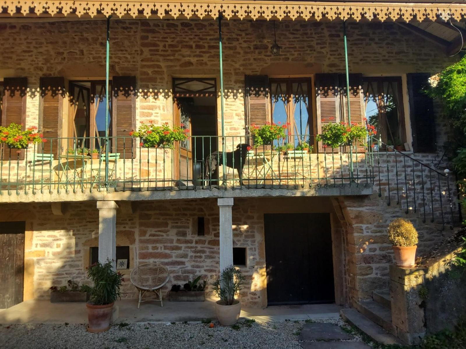 La Parenthese A Etrigny Bed and Breakfast Εξωτερικό φωτογραφία