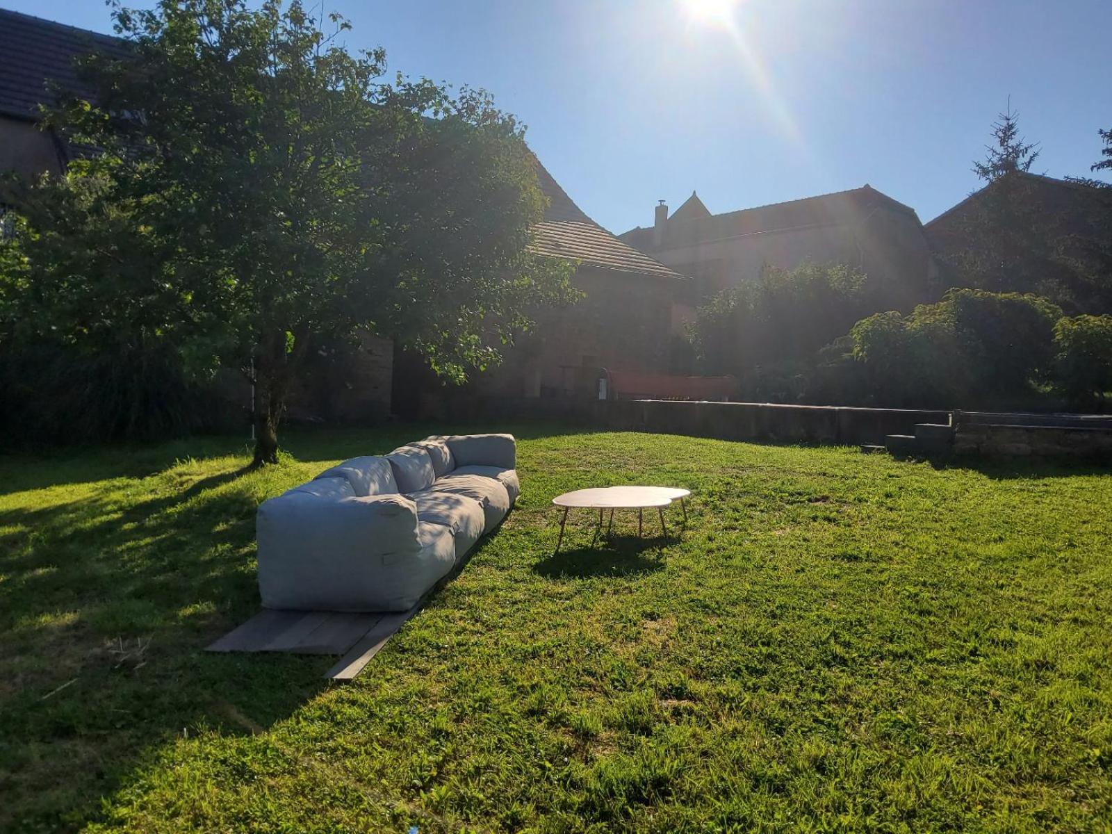 La Parenthese A Etrigny Bed and Breakfast Εξωτερικό φωτογραφία