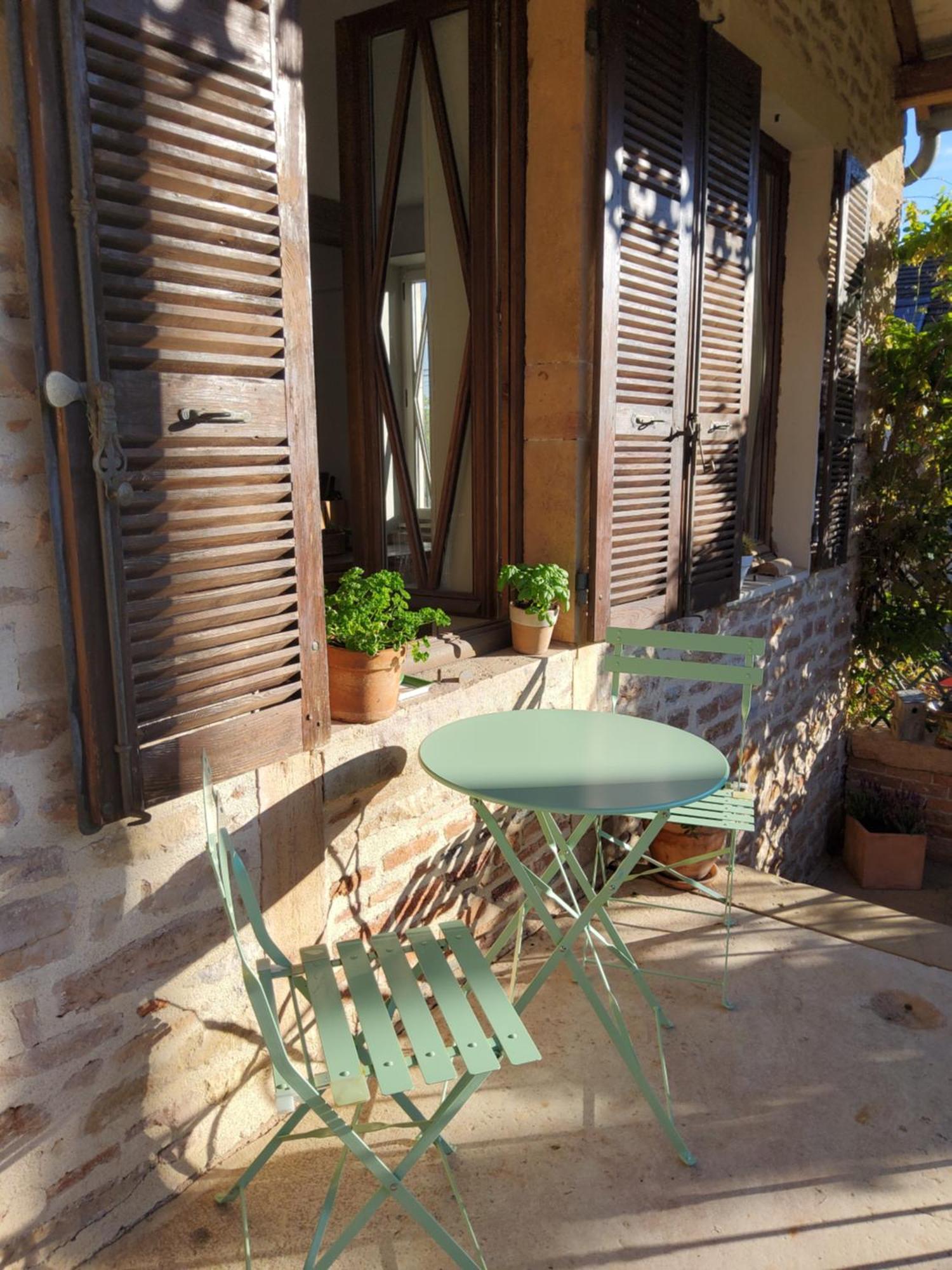 La Parenthese A Etrigny Bed and Breakfast Εξωτερικό φωτογραφία