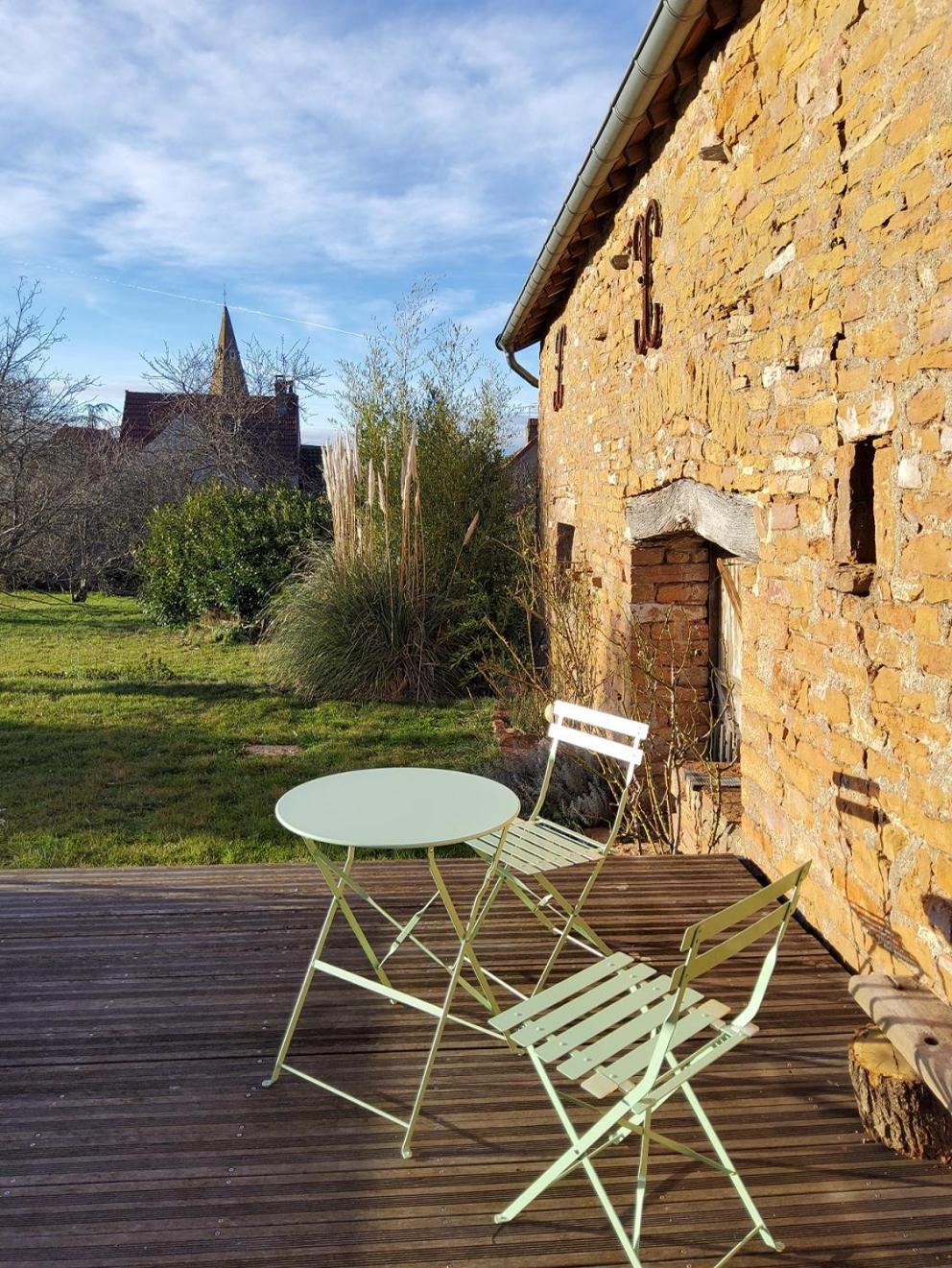 La Parenthese A Etrigny Bed and Breakfast Εξωτερικό φωτογραφία